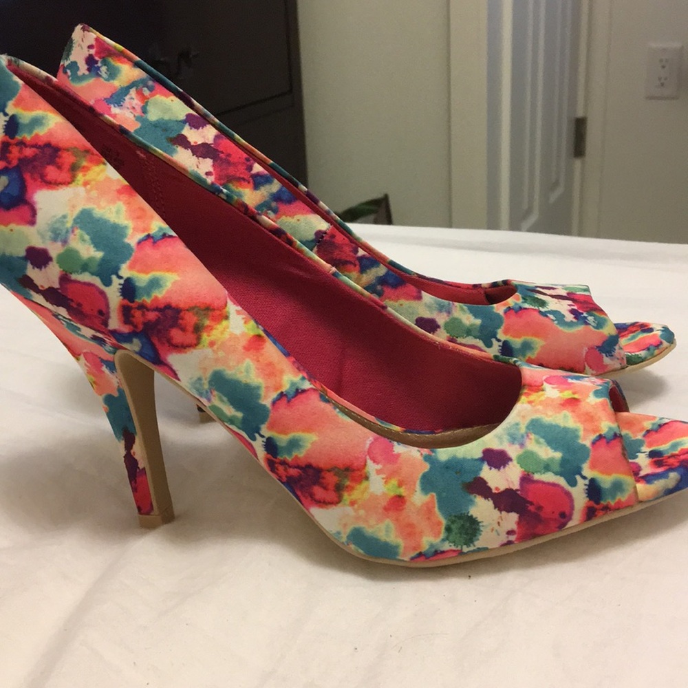 Open toed pumps